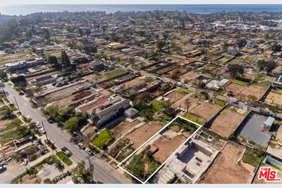 1041 Chautauqua Blvd, Los Angeles, CA 90272 - Photo 1