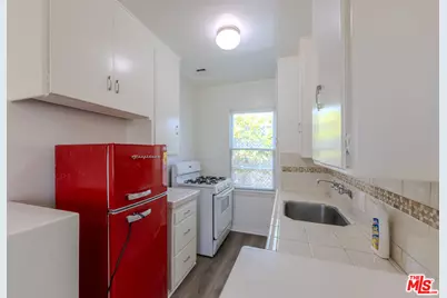 1940 S Robertson Blvd #10, Los Angeles, CA 90034 - Photo 1