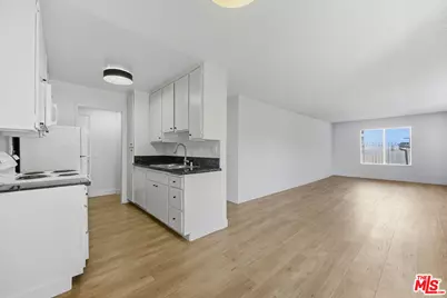 1352 S Carmelina Ave #309, Los Angeles, CA 90025 - Photo 1