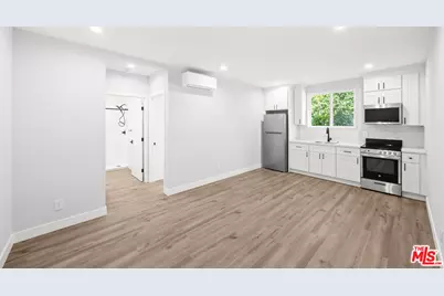 1560 S Genesee Ave, Los Angeles, CA 90019 - Photo 1