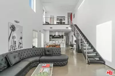 611 N Bronson Ave #10, Los Angeles, CA 90004 - Photo 1