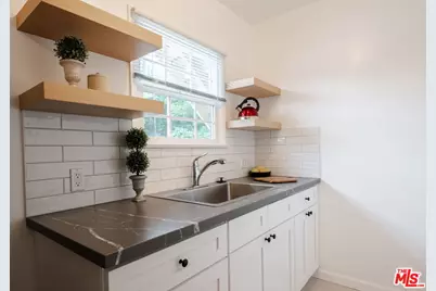 823 Highland Ave #4, Glendale, CA 91202 - Photo 1