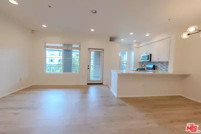 6020 Seabluff Dr #302, Playa Vista, CA 90094 - Photo 1