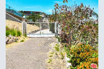 5957 Wrightcrest Dr, Culver City, CA 90232 - Photo 1