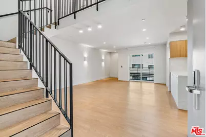 11837 Mayfield Ave #302, Los Angeles, CA 90049 - Photo 1