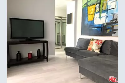 425 S Kenmore Ave #214, Los Angeles, CA 90020 - Photo 1