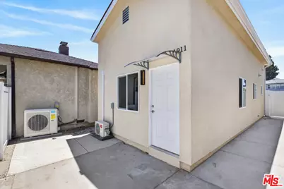 1911 N Manning St, Burbank, CA 91505 - Photo 1