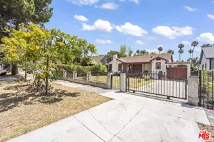4914 10th Ave, Los Angeles, CA 90043 - Photo 1