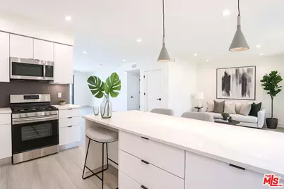 11800 Courtleigh Dr #202, Los Angeles, CA 90066 - Photo 1