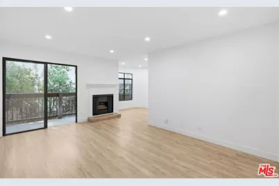 13025 Moorpark St #106, Los Angeles, CA 91604 - Photo 1