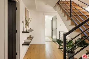11310 Victory Blvd, North Hollywood, CA 91606 - Photo 1