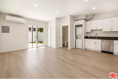 6031 Fallbrook Ave, Woodland Hills, CA 91367 - Photo 1