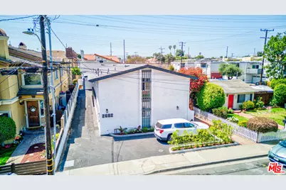 2602 Carnegie Ln #1, Redondo Beach, CA 90278 - Photo 1