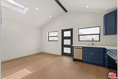 3792 Van Ness Ave, Los Angeles, CA 90018 - Photo 1