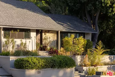 1646 San Ysidro Dr, Beverly Hills, CA 90210 - Photo 1