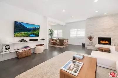 831 Westbourne Dr, West Hollywood, CA 90069 - Photo 1