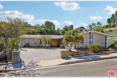 3000 Dona Emilia Dr, Los Angeles, CA 91604 - Photo 1