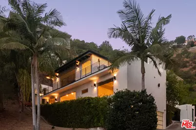 1716 Queens Ct, Los Angeles, CA 90069 - Photo 1