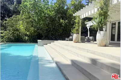 380 S Arroyo Blvd, Pasadena, CA 91105 - Photo 1