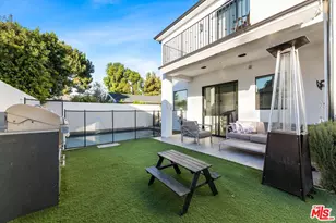 18903 Hatteras St, Tarzana, CA 91356 - Photo 1