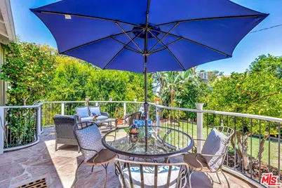 10257 Camarillo St, Toluca Lake, CA 91602 - Photo 1