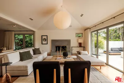 558 Stassi Ln, Santa Monica, CA 90402 - Photo 1