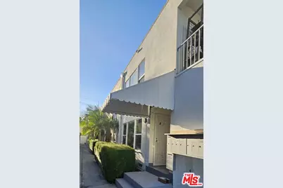 S Holt Ave #4, Los Angeles, CA 90035 - Photo 1