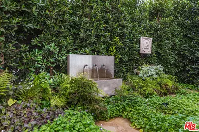 2124 Narcissus Ct, Venice, CA 90291 - Photo 1