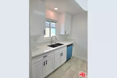 165 N Hamilton Ave #8, Hemet, CA 92543 - Photo 1
