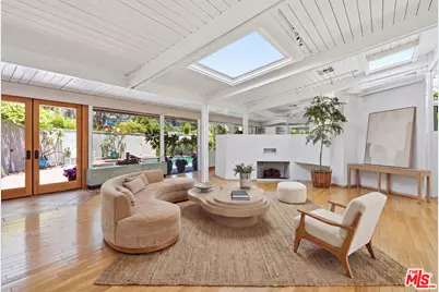 738 Hanley Ave, Los Angeles, CA 90049 - Photo 1