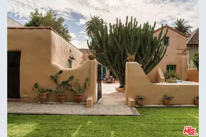 2414 4th Ave, Los Angeles, CA 90018 - Photo 1