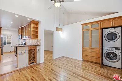 325 Vernon Ave #4, Venice, CA 90291 - Photo 1
