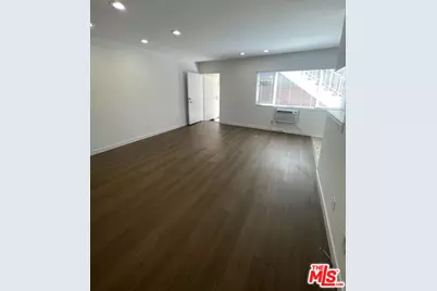 744 Pier Ave #1, Santa Monica, CA 90405 - Photo 1