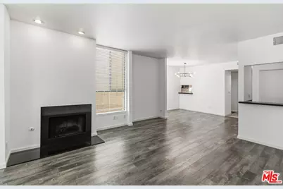 500 S Barrington Ave #2, Los Angeles, CA 90049 - Photo 1