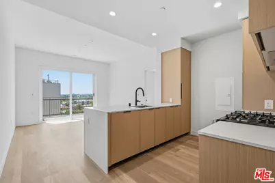 3555 Overland Ave #302, Los Angeles, CA 90034 - Photo 1