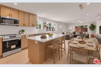 6913 Encino Ave #Lower Unit, Los Angeles, CA 91406 - Photo 1