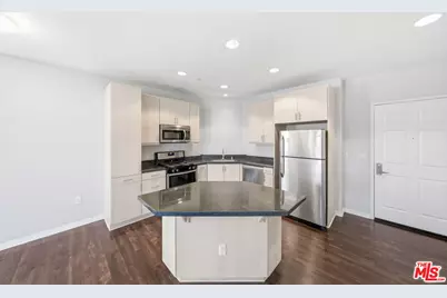1408 W Washington Blvd #303, Los Angeles, CA 90007 - Photo 1