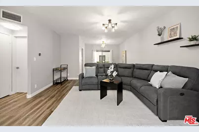 6540 Hayvenhurst Ave #3, Lake Balboa, CA 91406 - Photo 1