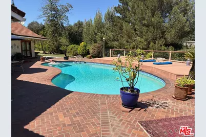 1043 Maybrook Dr, Los Angeles, CA 90210 - Photo 1