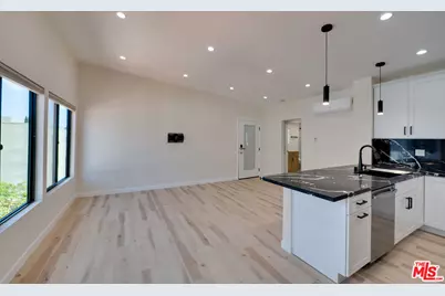 928 N San Vicente Blvd #209, West Hollywood, CA 90069 - Photo 1