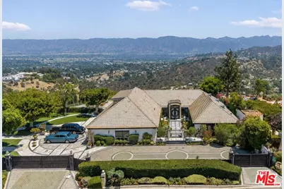 8416 Skyline Dr, Los Angeles, CA 90046 - Photo 1