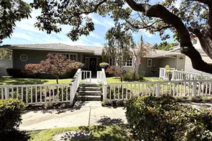 445 Toyopa Dr, Los Angeles, CA 90272 - Photo 1