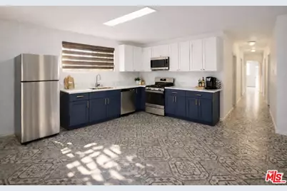 744 S New Hampshire Ave, Los Angeles, CA 90005 - Photo 1