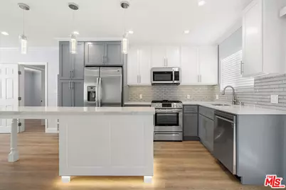 2435 3rd St #3, Santa Monica, CA 90405 - Photo 1