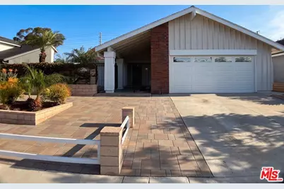 8361 Northport Dr, Huntington Beach, CA 92646 - Photo 1