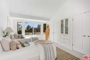 1037 Maroney Ln, Pacific Palisades, CA 90272 - Photo 31