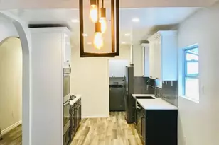304 W Hillcrest Blvd, Inglewood, CA 90301 - Photo 1