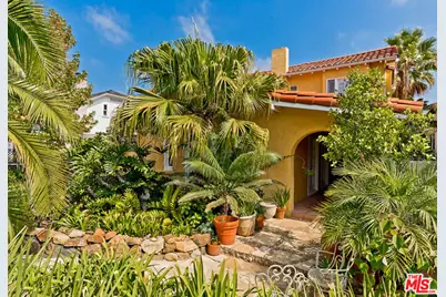 214 S Medio Dr, Los Angeles, CA 90049 - Photo 1