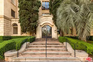 109 N Sycamore Ave, Los Angeles, CA 90036 - Photo 1