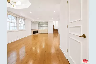 342 Palm Dr #201, Beverly Hills, CA 90210 - Photo 1